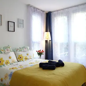 charming-apartment-very-close-to-the-city-center.fr-paris.fr/